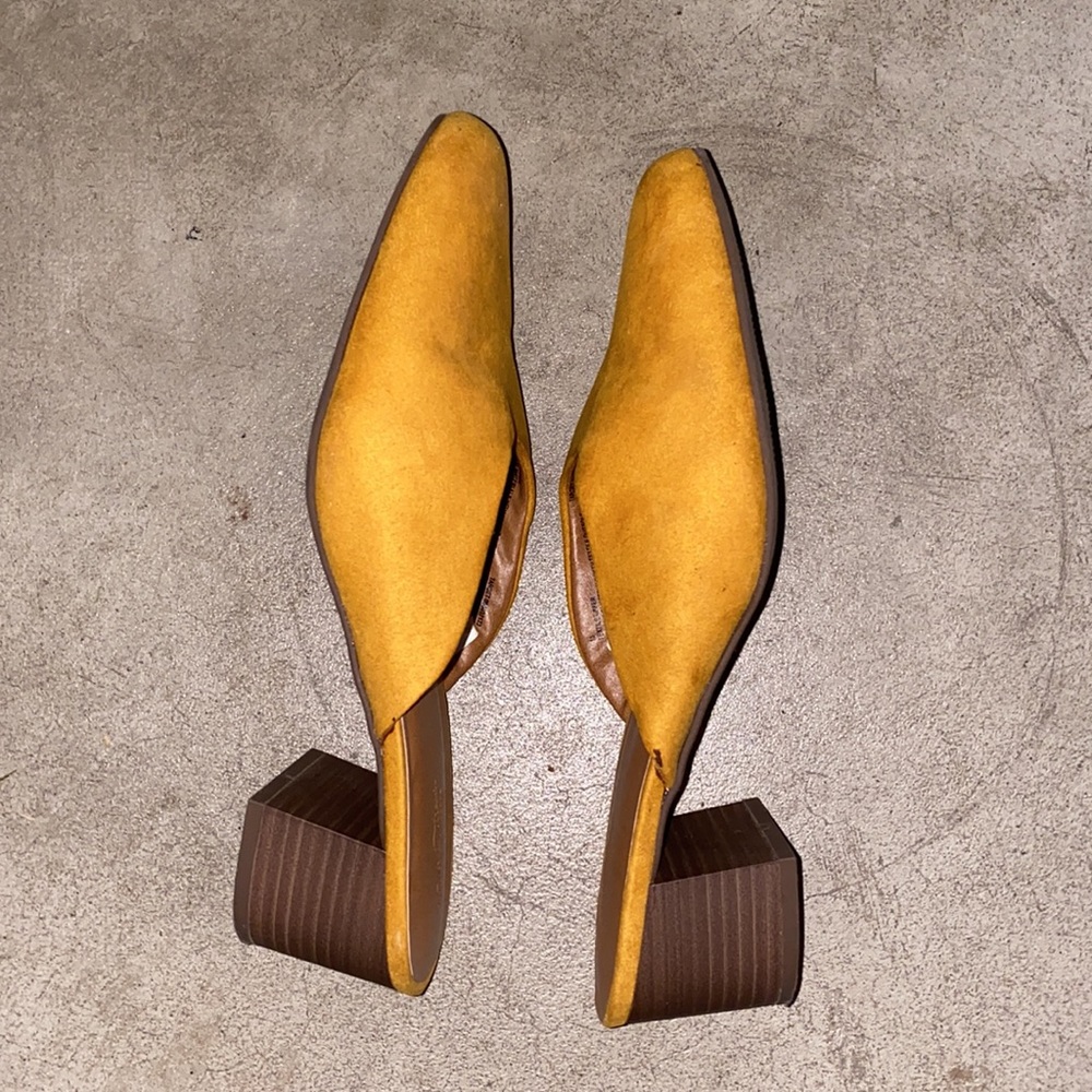 Universal Thread Mules - Picture 3 of 4